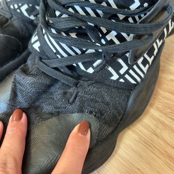 Adidas Harden Vol 4 Basketball Shoes - Picture 4 of 13